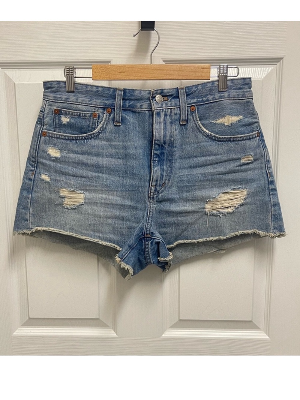 Madewell “Relaxed Denim Shorts”. Sz 28